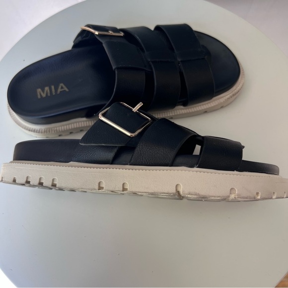 MIA Women's Gen Flat Sandals Black with white soles size 7.5 (true to size) - Picture 2 of 5